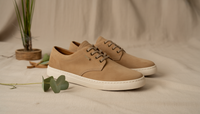 chaussures en daim vegan